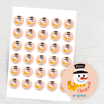 聖誕主題可愛雪人設計，柔和粉色背景色彩豐富 